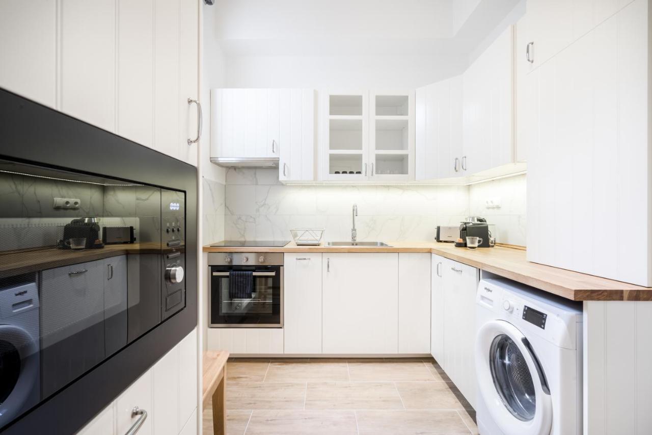 Bpr Blooming Design Home With A/C بودابست المظهر الخارجي الصورة